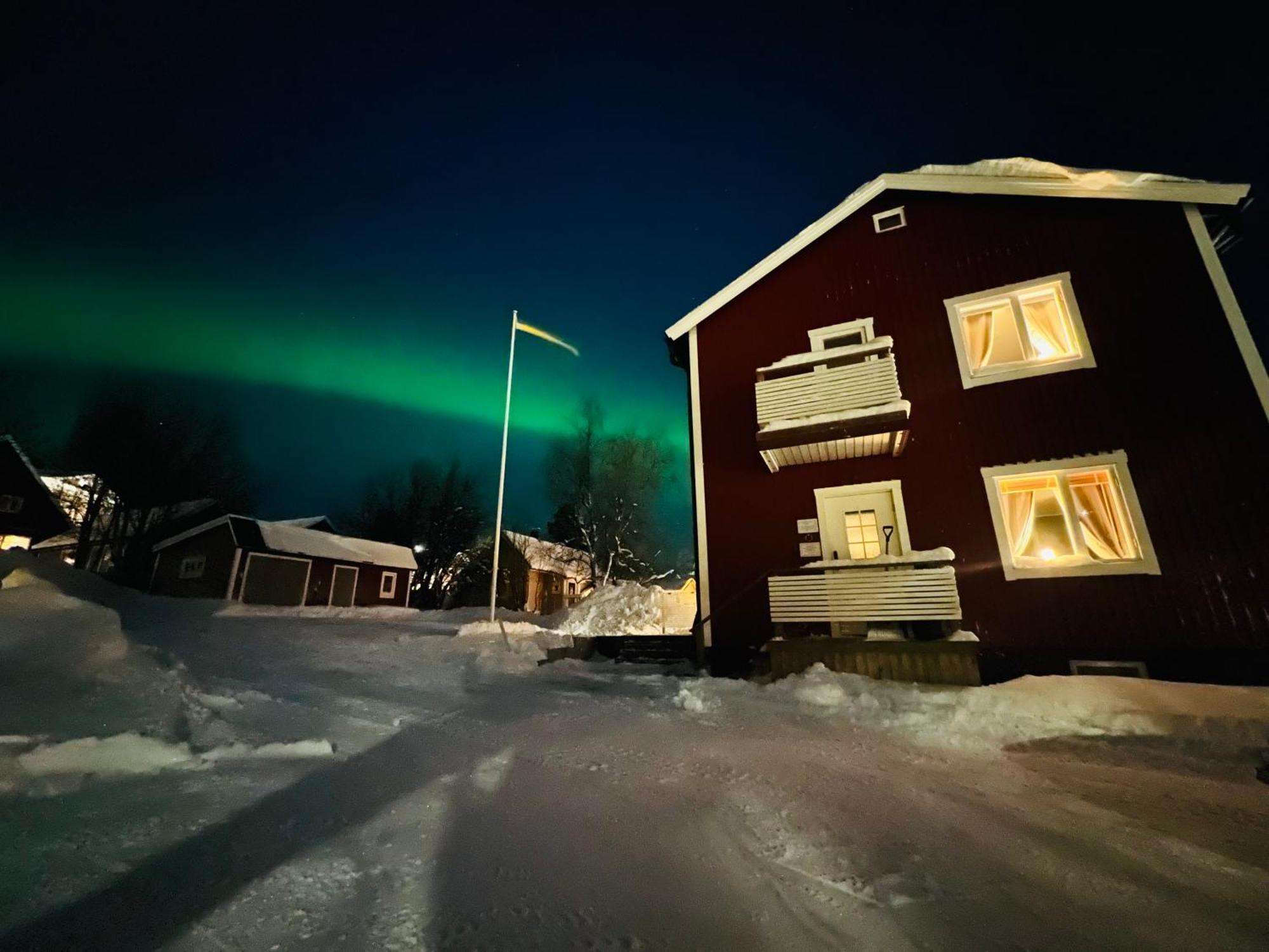 Kiruna Accommodation Vintergatan 5B, Villa For 10 Person エクステリア 写真